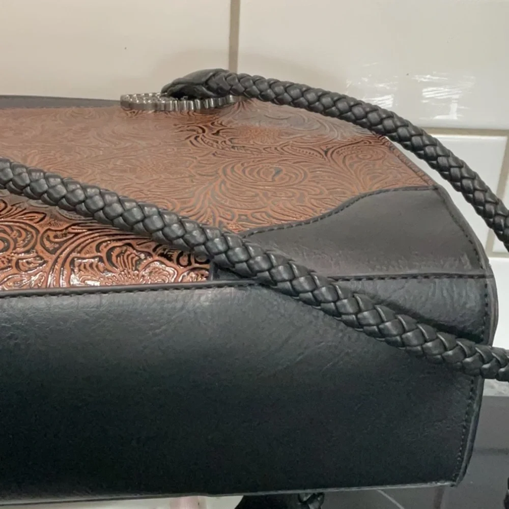 Bueno beautiful handbag tote.